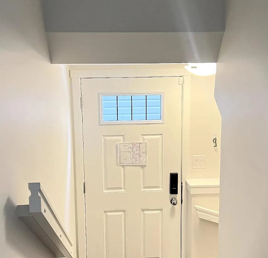 Entire Guest Suite In Winnipeg, Separate Entrance Guest house Winnipeg